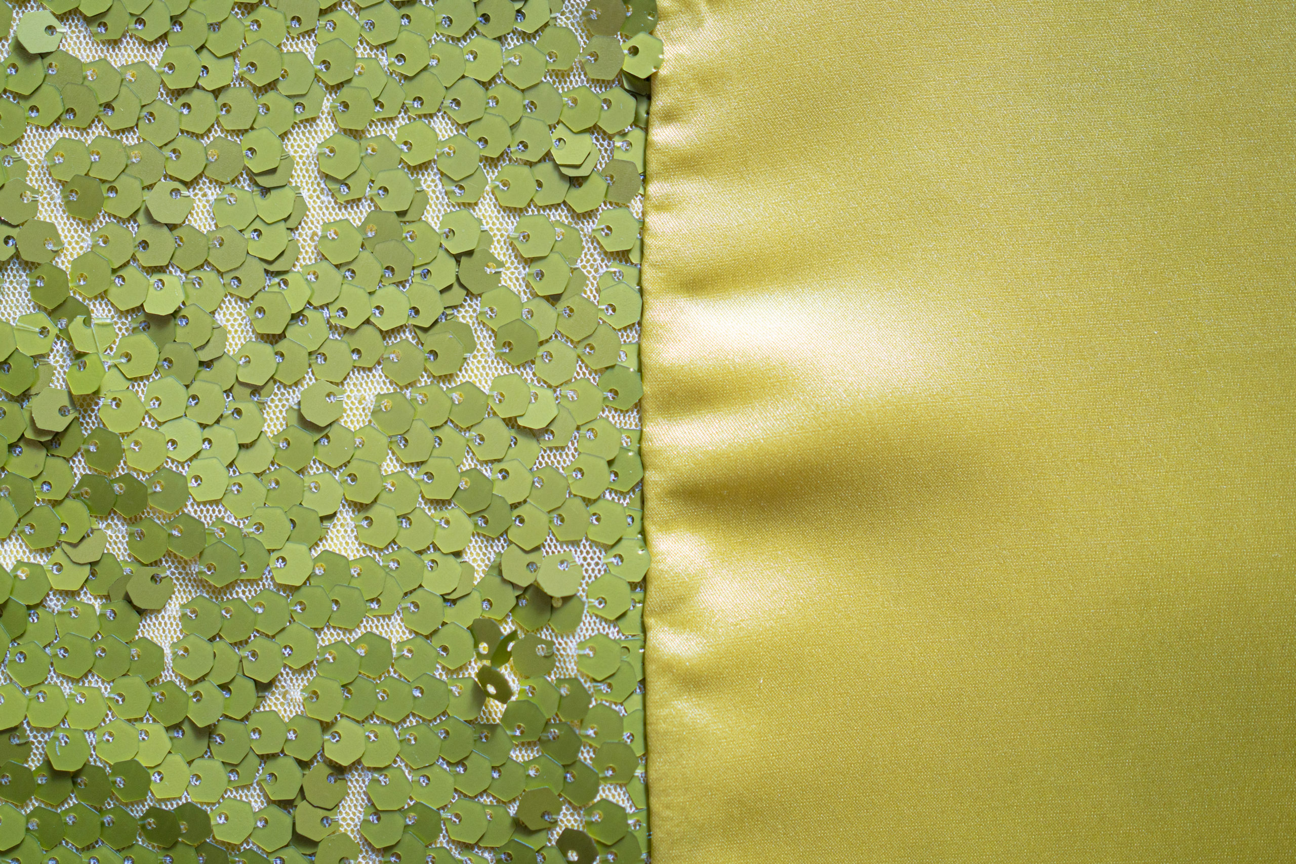 haut IBIZA bi-matière sequins anis et jaune satiné tissus haute couture