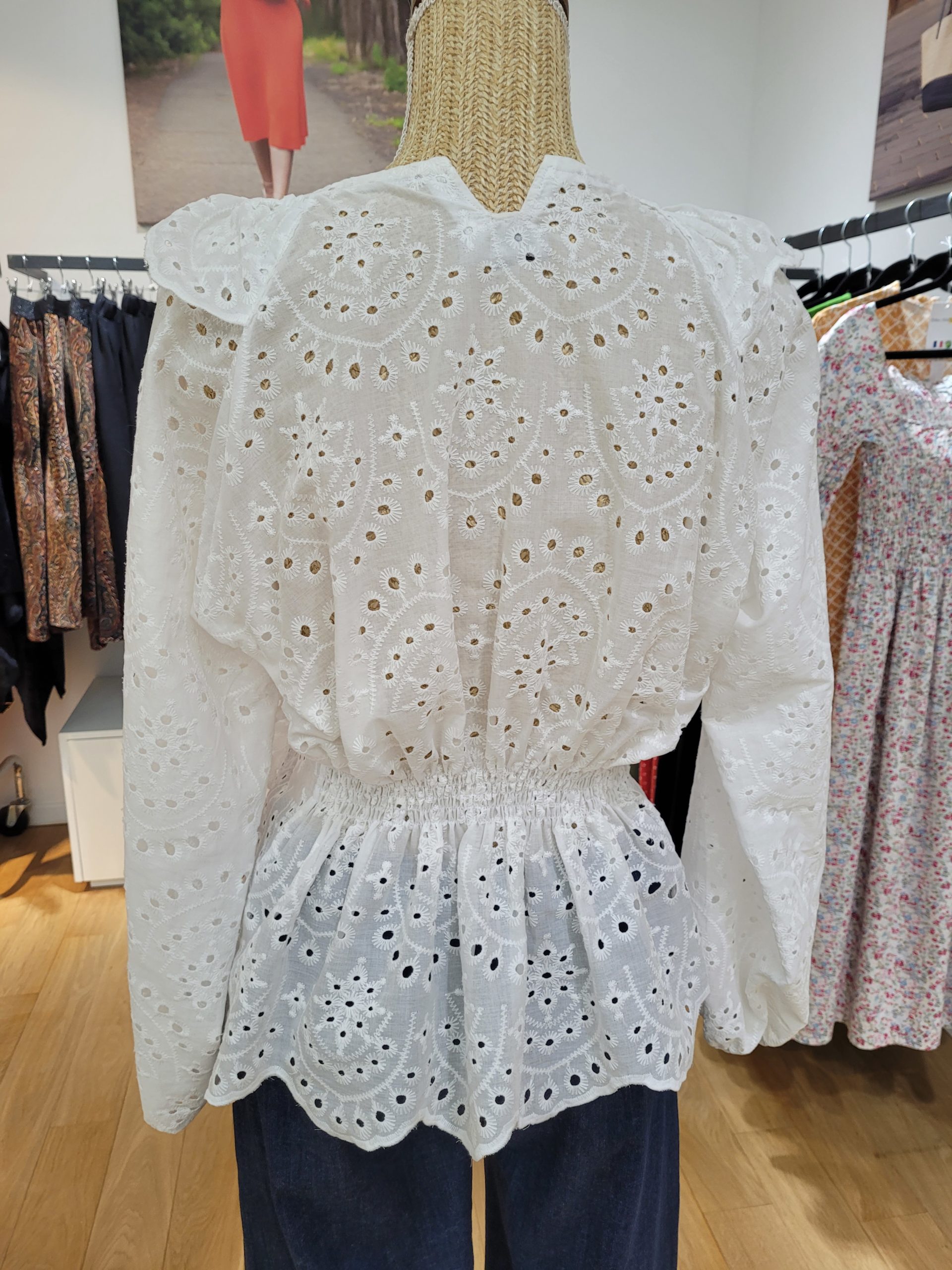 20240502_104016 Broderie anglaise haute couture Anastasia