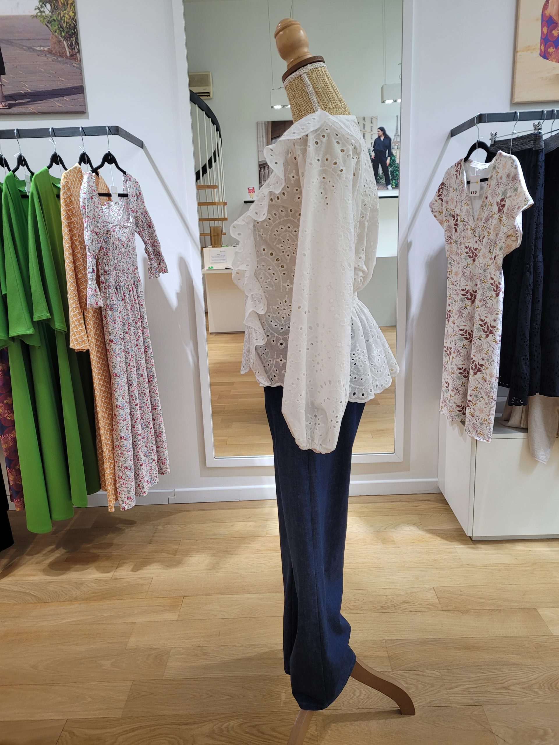 20240502_104039 Broderie anglaise haute couture Anastasia