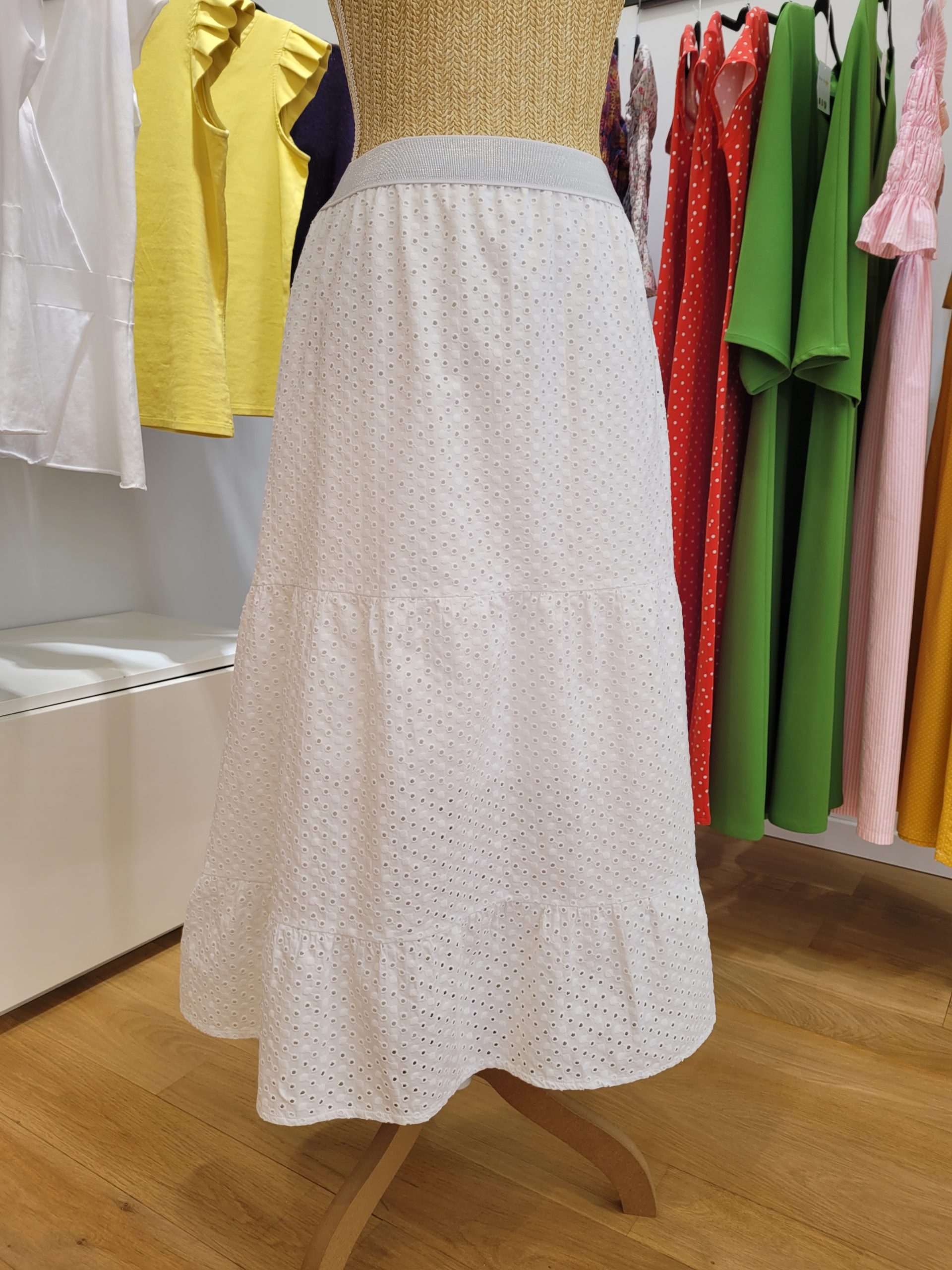 upe ADÈLE broderie anglaise blanche 100 %  coton Jupe ADÈLE broderie anglaise blanche 100 % coton