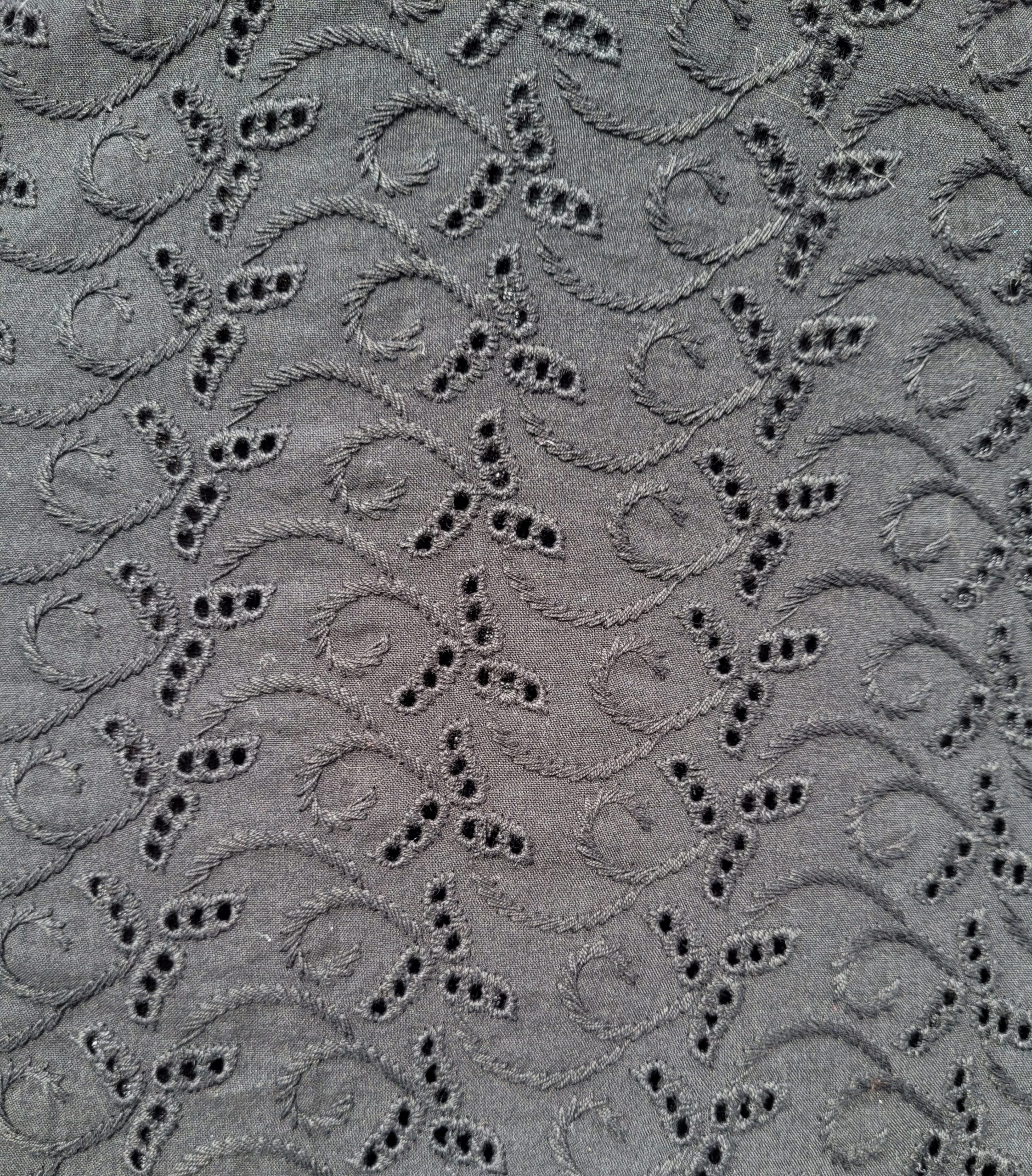 Coton biologique broderie anglaise noire AVA et jupe ADÈLE Coton biologique broderie anglaise noire AVA et jupe ADÈLE