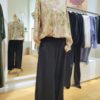 Blouse col rond imprimée motifs cachemire verts et roses Blouse col rond imprimée motifs cachemire verts et roses