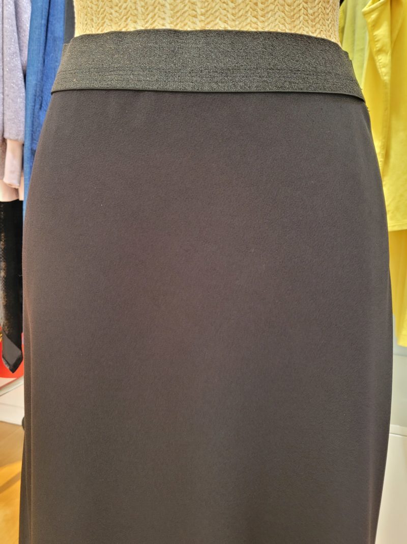 Jupe midi satin noir stretch