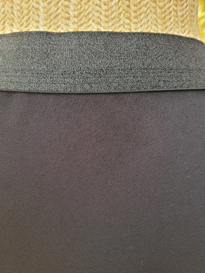 Jupe midi satin noir stretch