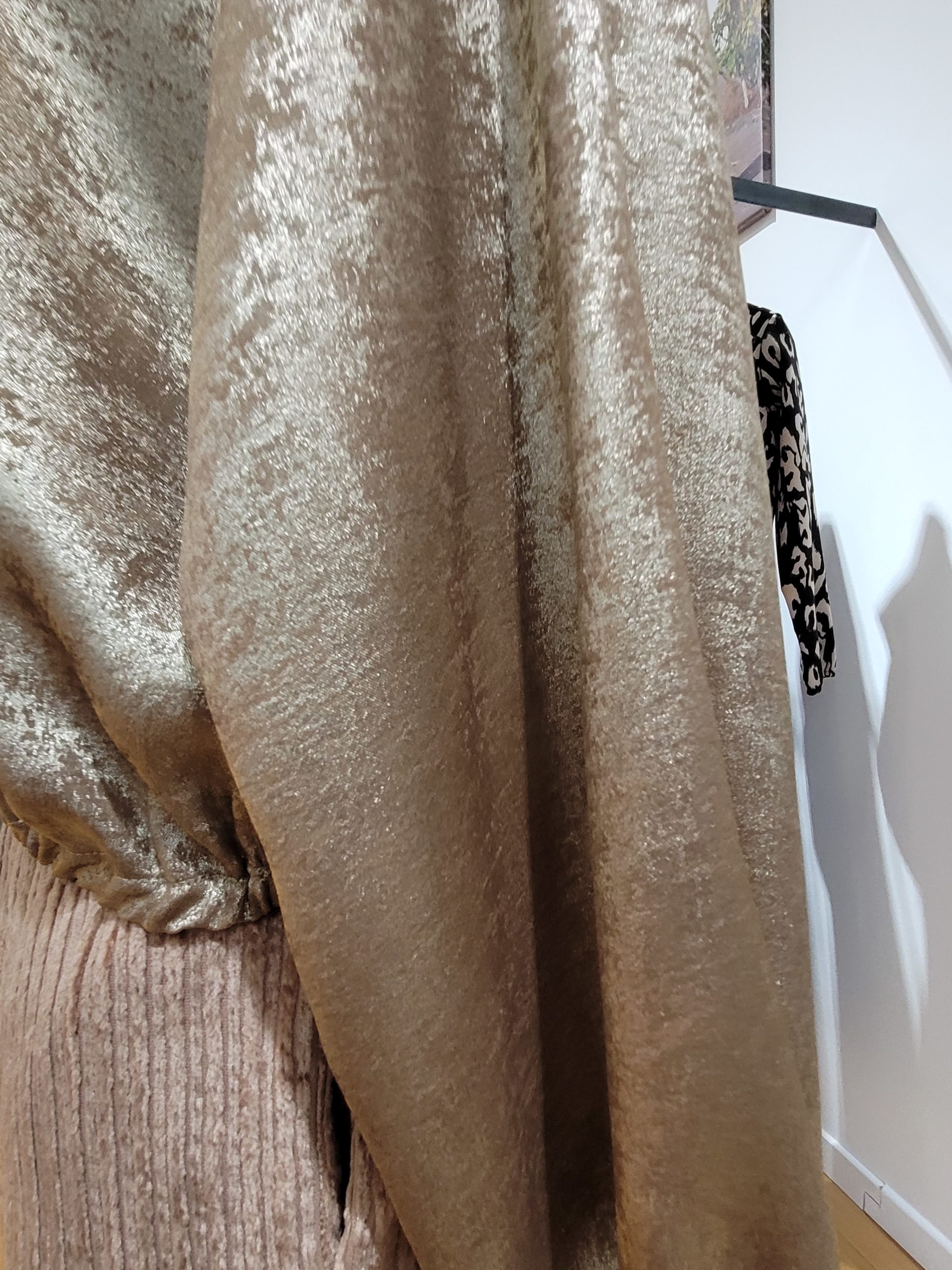 Blouse col rond fluide couleur vieil or Blouse col rond fluide couleur vieil or