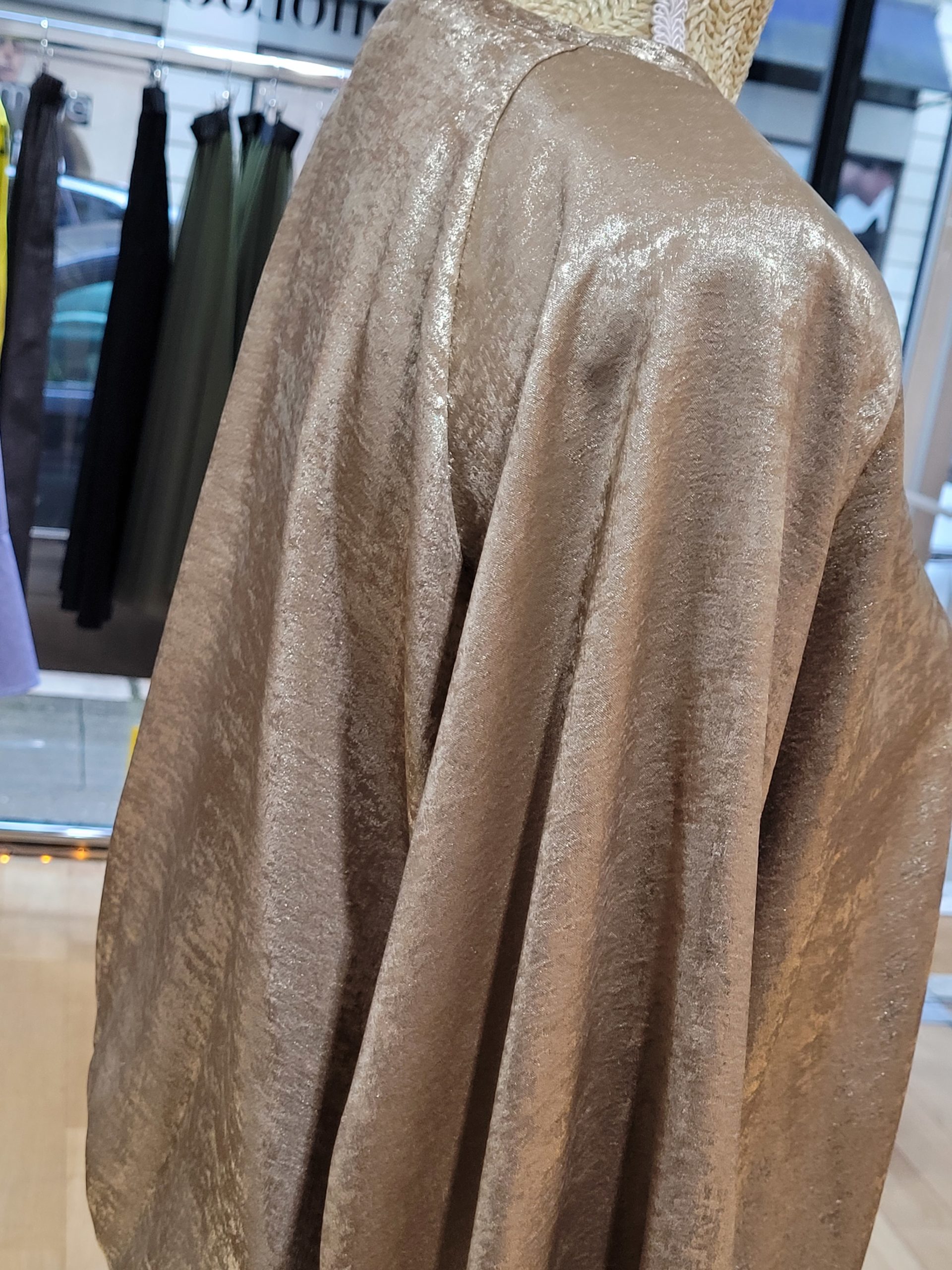 Blouse col rond fluide couleur vieil or Blouse col rond fluide couleur vieil or