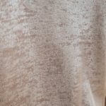 Tissu fluide enduit vieil or