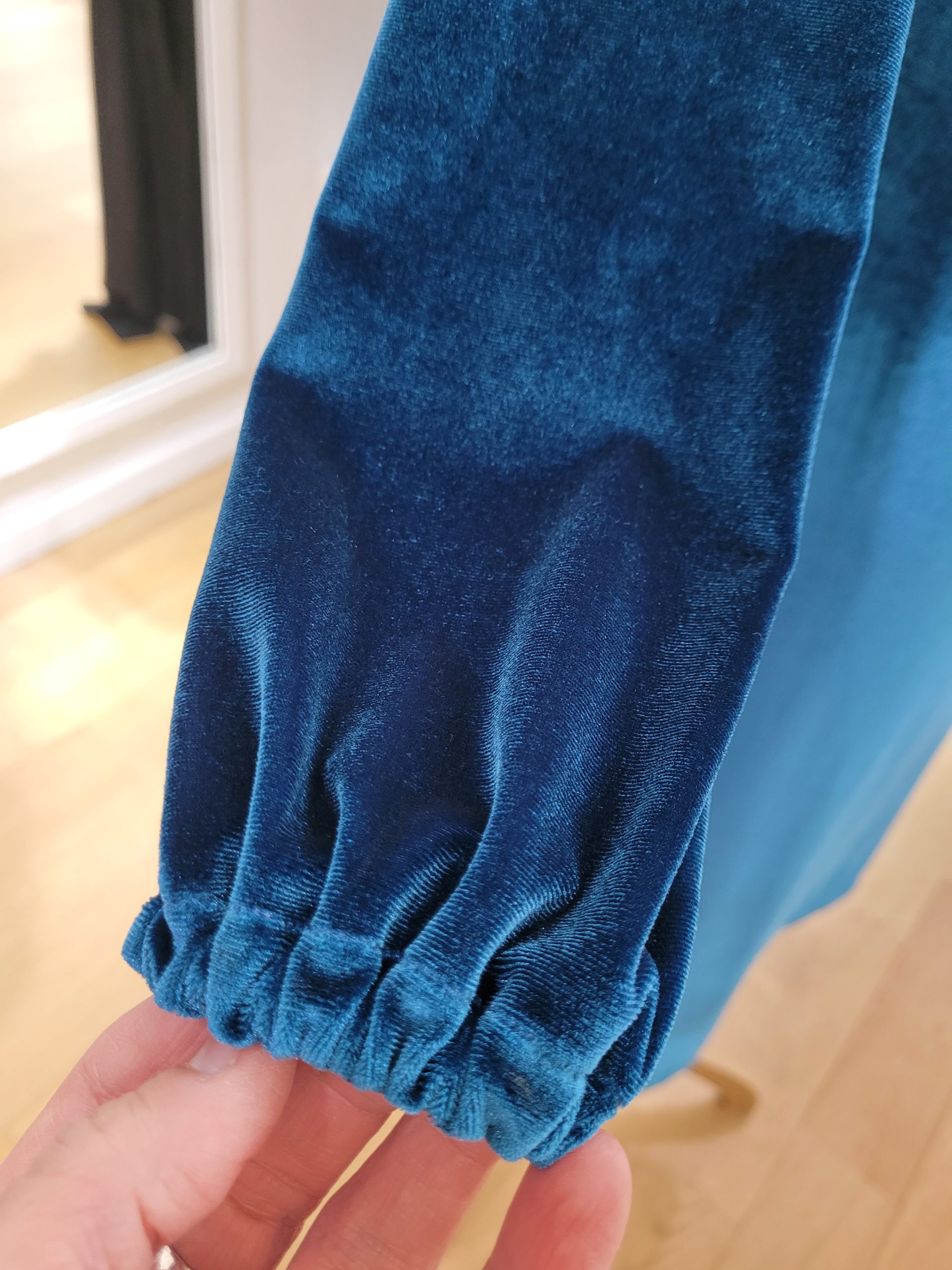 Robe AGATHE velours bleu Robe AGATHE velours bleu