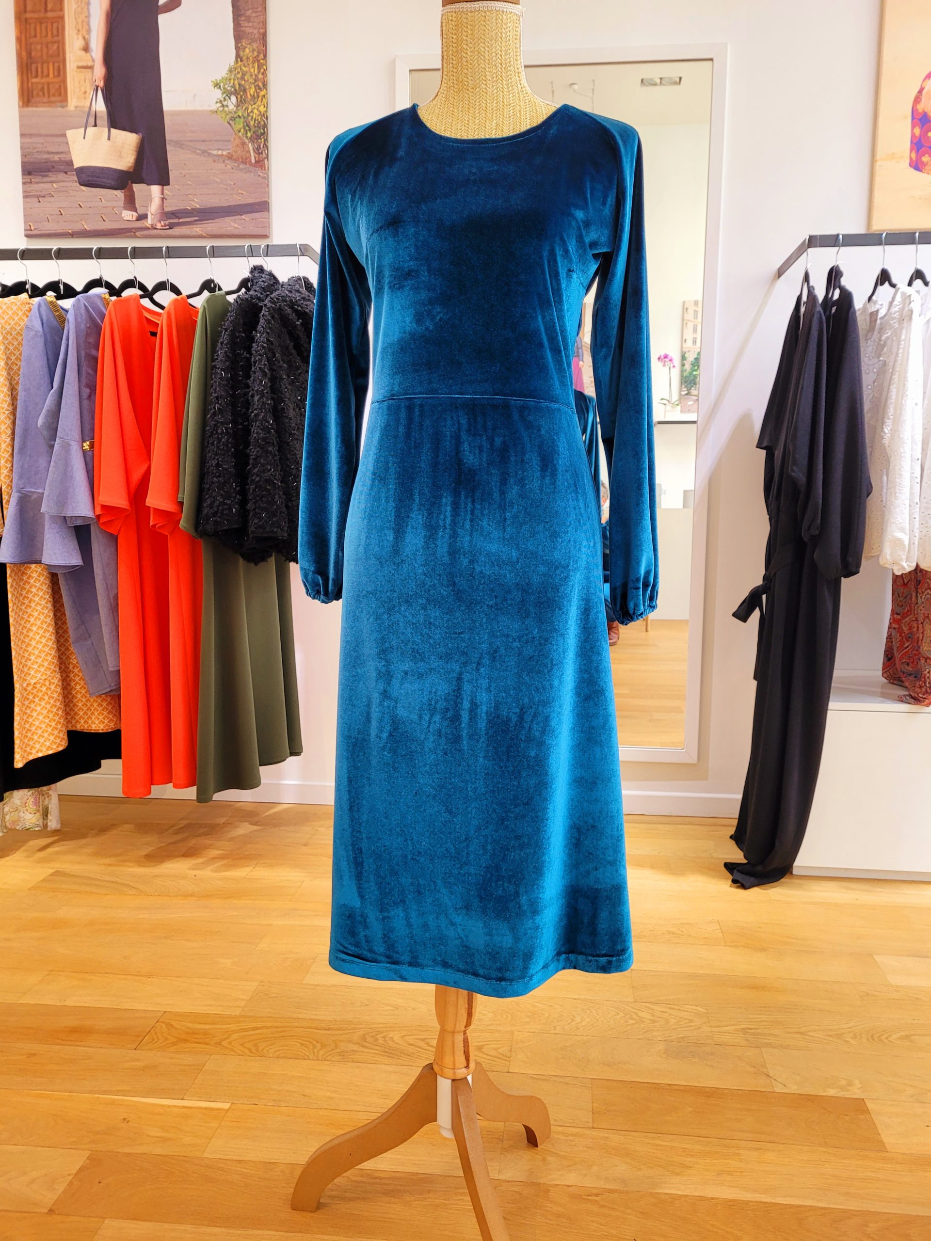 Robe AGATHE velours bleu Robe AGATHE velours bleu