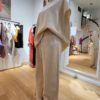 Blouse MYKONOS et pantalon VIVIANE en ramie naturelle Blouse MYKONOS et pantalon VIVIANE en ramie naturelle