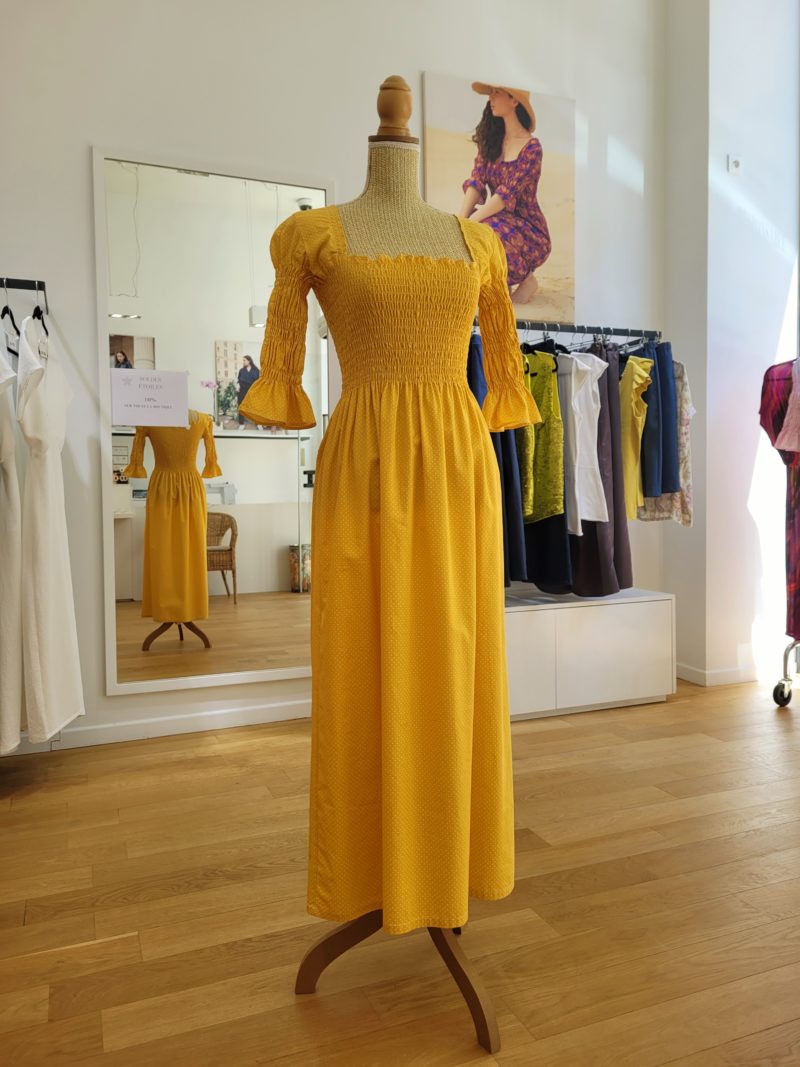 Robe ALTINAÏ smocks safran à petits pois blancs