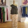 Pantalon VIVIANE en viscose imprimée et haut CARMEN kaki Pantalon VIVIANE en viscose imprimée et haut CARMEN kaki