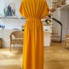 Robe MARYSE drapée en crêpe safran Robe MARYSE drapée en crêpe safran