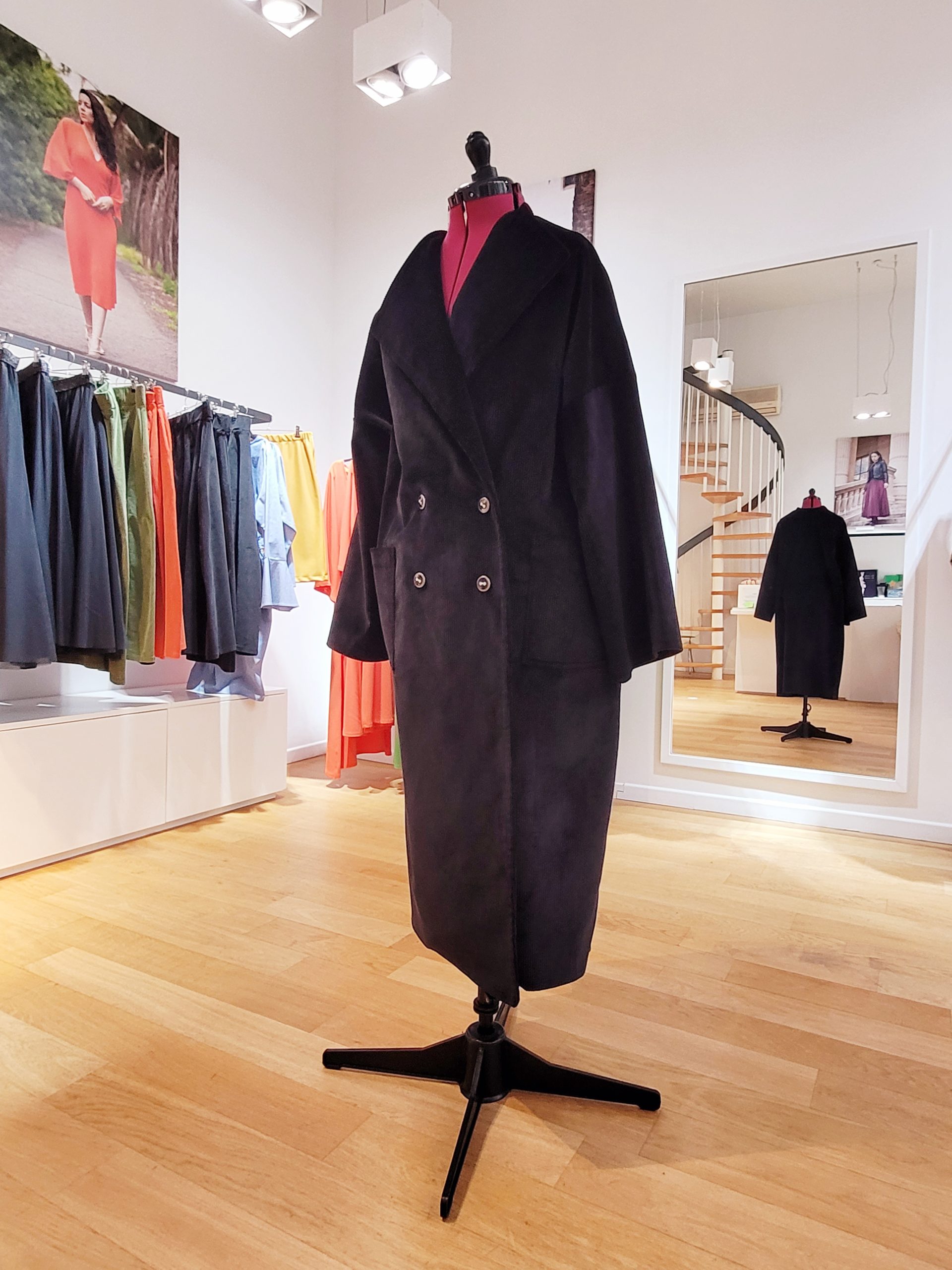 Manteau velours noir côtelé Manteau velours noir côtelé