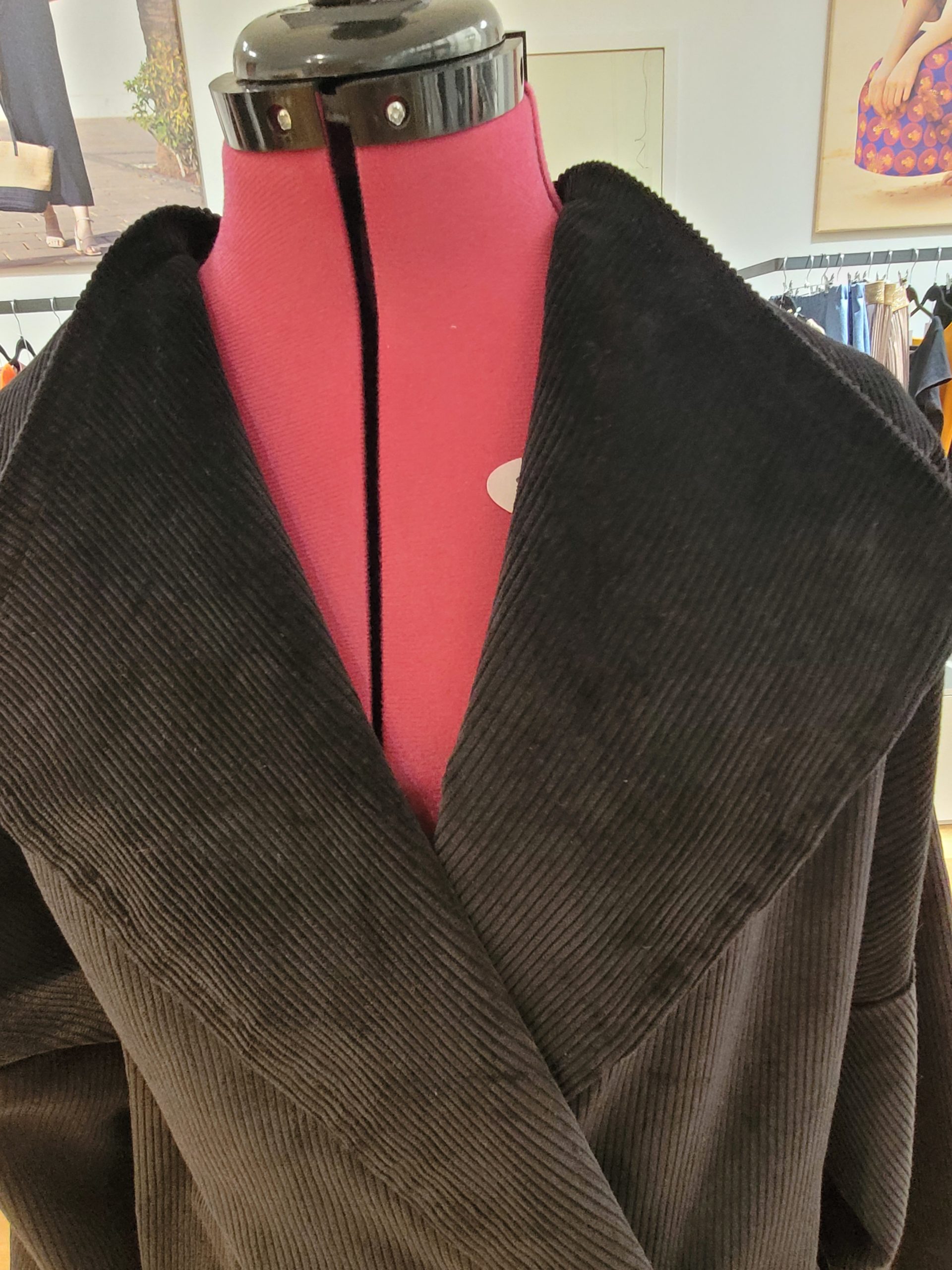 Manteau velours noir côtelé Manteau velours noir côtelé