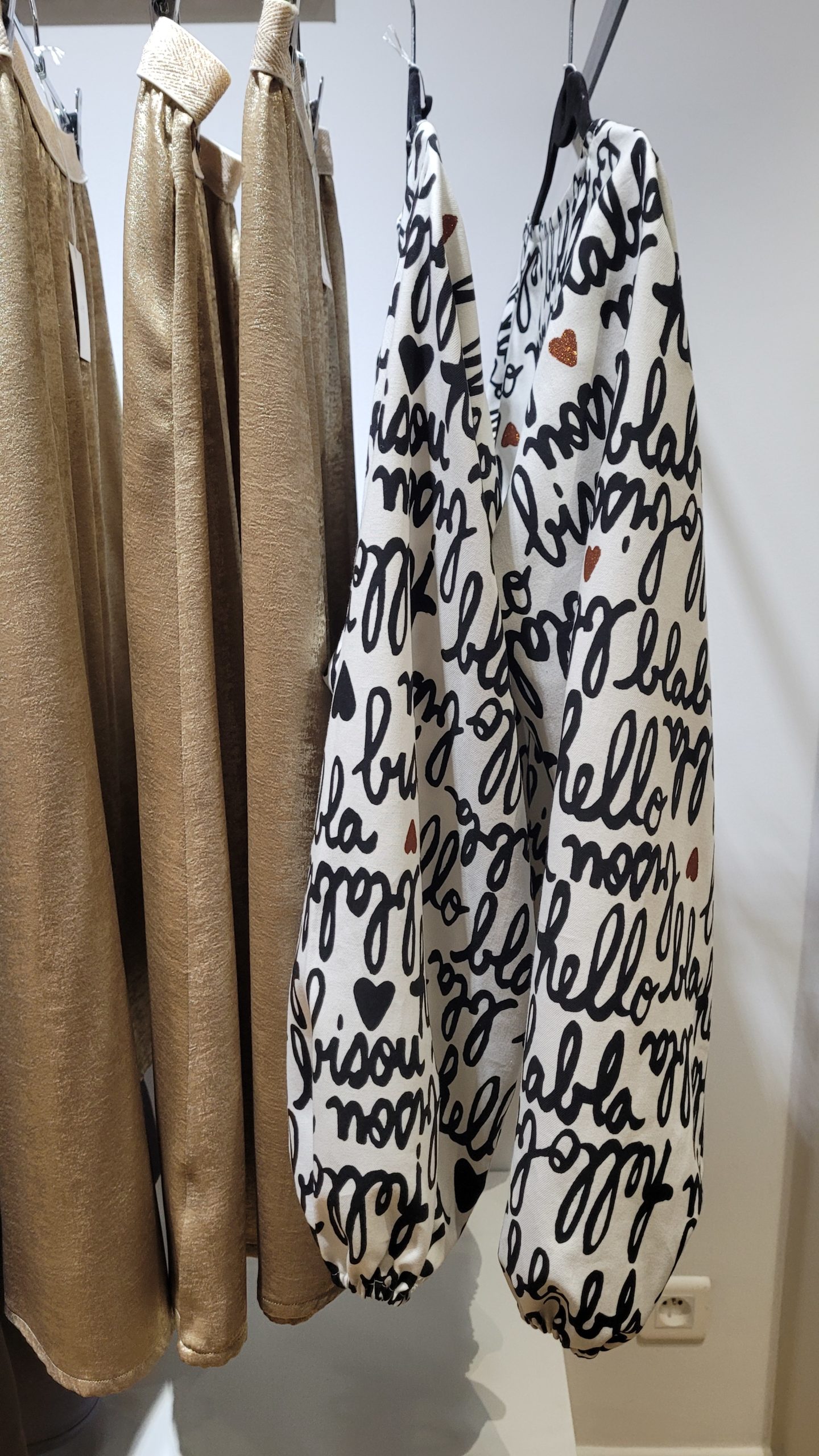 Blouse col V sergé coton imprimé à messages