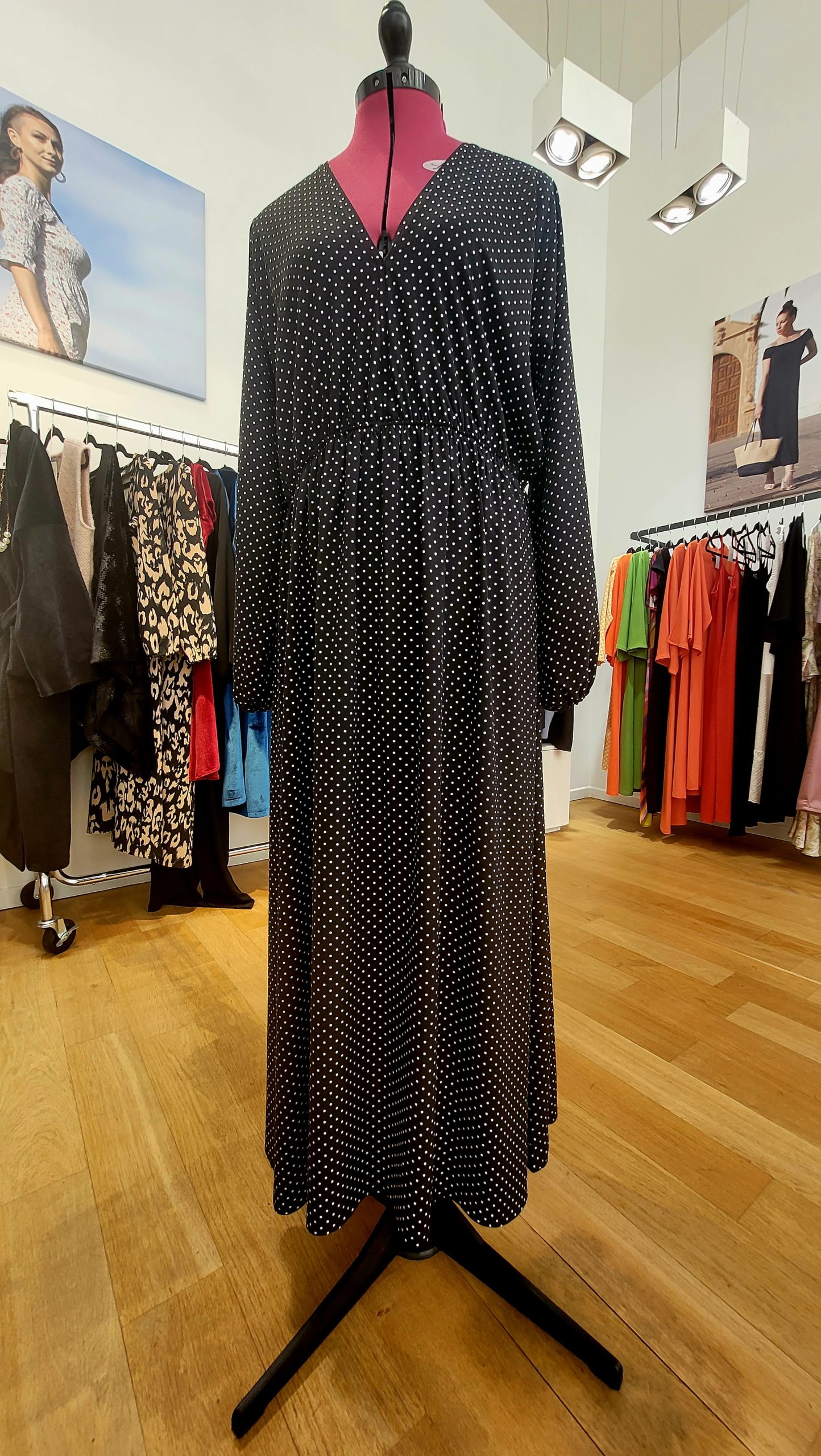 NORMA robe bohème légère noire petits pois blancs