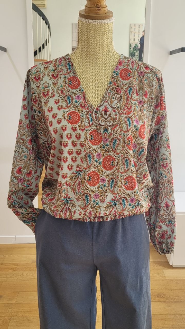 Blouse col V cotonnade indienne florale