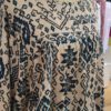 Blouse ANNA viscose lurex imprimée jacquard bleu canard sur fond beige